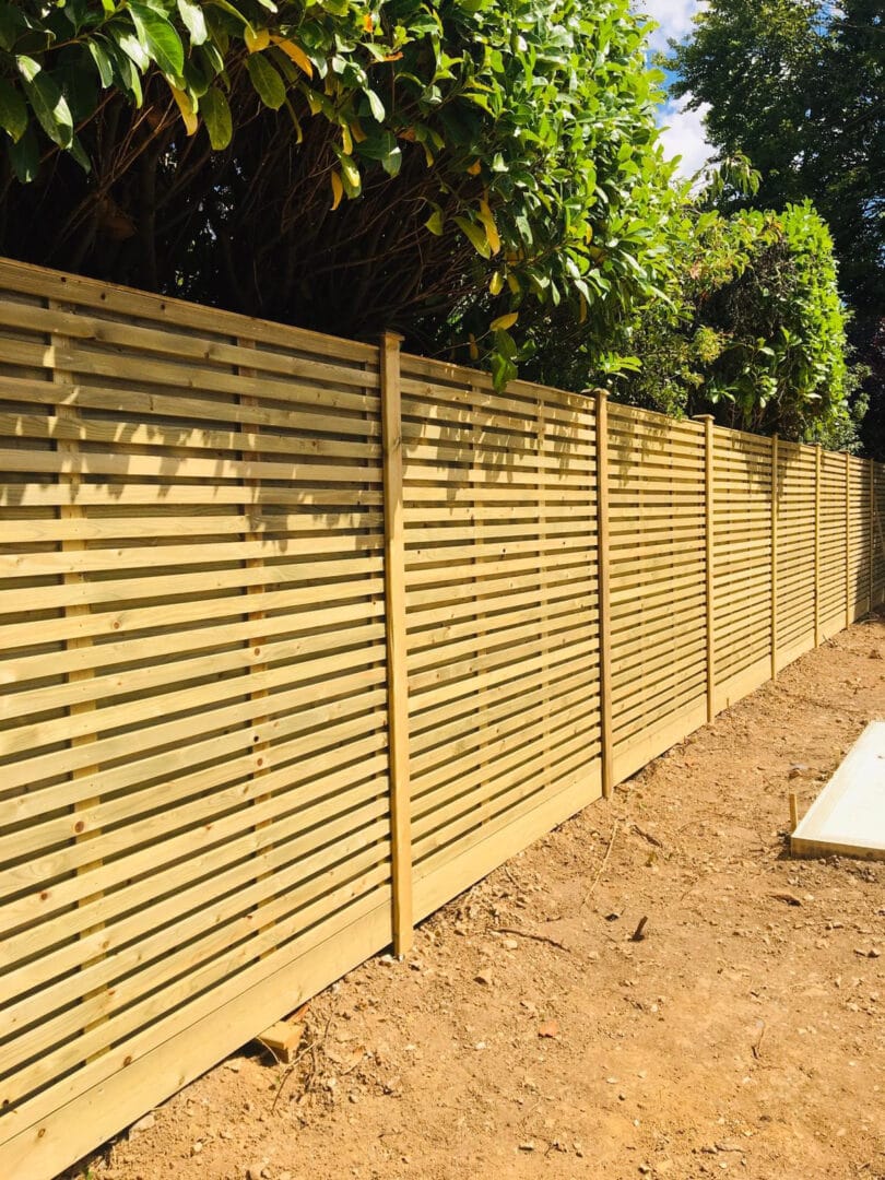 contemporary slatted fencing